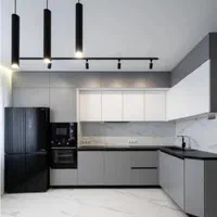 کابینت کمد دیواری در اتاق در ورودی