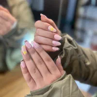 کاشت ناخن اسفند ماه