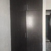 در اتاق و کمد