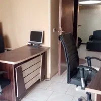 یک اتاق اشتراکی، دفتر کار مشترک، فلسطین