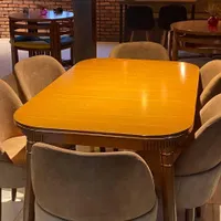 سه عدد میز ناهارخوری
