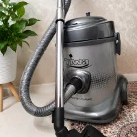 جاروبرقی سطلی تیوا یکسال دارم