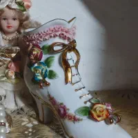 مجسمه کفش انتیک اروپایی