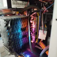 فروش کیس گیمینگ با مانیتور و متعلقات