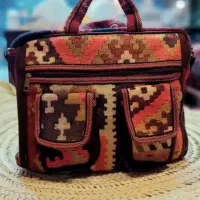 کیف|کیف، کفش، کمربند|سلماس, |دیوار