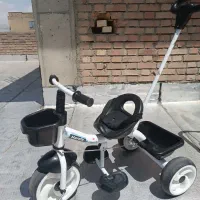 سه چرخه و کالسکه کودک