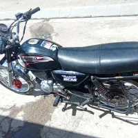باکسر1402|موتورسیکلت|میانه, |دیوار