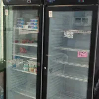 یخچال  ایستاده  و ترازو و استند