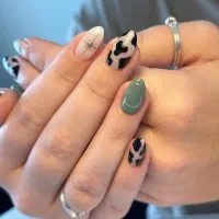 خدمات تخصصی کاشت و زیبایی ناخن