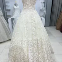 لباس عروس اروپایی گلبرجسته وارداتی دنباله دار