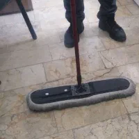 خانم نیروی خدمات نظافتی