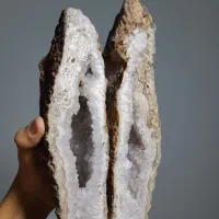 سنگ کوارتز بزرگ|جواهرات|نوشین شهر, |دیوار