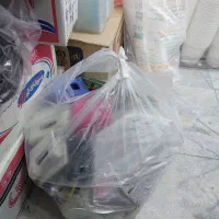 یک پلاستیک لوازم تحریر