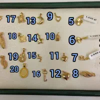 مدال و گوشواره مینیمال برای پس انداز کردن