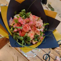 استخدام همکار خانم برای گلفروشی