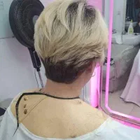 خدمات ناخن،کوتاهی،رنگ وپروتئین تراپی منطقه۲۲