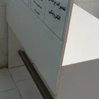 پیشخوان سفید و صندلی چرخدار|فروشگاه و مغازه|رشت, آزادگان|دیوار