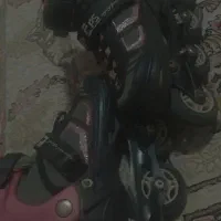 اسکیت صورتی سالم