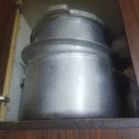 دو عدد قابلمه بزرگ