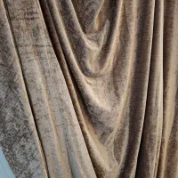 دوتا کنار پرده