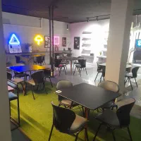 استخدام یک نفرخانم