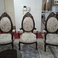 مبلمان 9 نفره نو نو به همراه میز بزرگ و عسلی چوبی|مبلمان خانگی و میز عسلی|شهرکرد, |دیوار