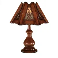 آباژور چوبی کنار سالنی شیک و سالم