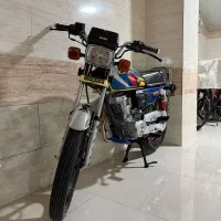 موتورسیکلت هوندا 200