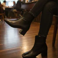 همکار خانم فروشنده کفش زنانه نیمه وقت