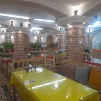 سالن دار(گارسون) رستوران