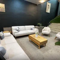 فروشنده مبلمان خانم و آقا