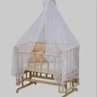 تخت کنار مادر