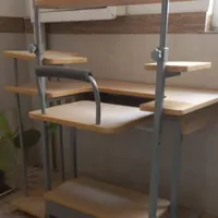 میز کامپیوتر در حد نو