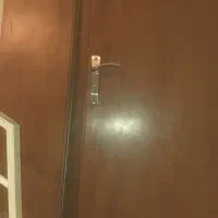 درب کاملا چوب وبسیار تمیز همراه با چارچوب آهنی|مصالح و تجهیزات ساختمان|دامغان, |دیوار