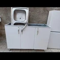 کابینت. آب چکان. سینک ظرفشویی