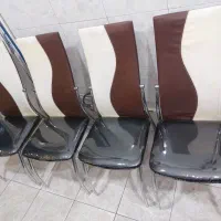 تعداد چهار عدد صندلی انتظار فلزی کاملا سالم