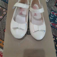 کفش دخترانه سایز ۳۱ .. فقط دوساعت تالارپوشیده