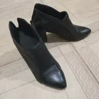 کفش|کیف، کفش، کمربند|نیشابور, مدرس|دیوار