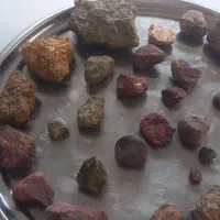 تعدادی سنگ‌کمیاب