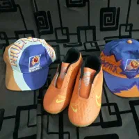 کلاه و کفش ورزشی