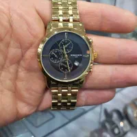 ساعت مردونه|ساعت|نیشابور, محله میدان باغات|دیوار