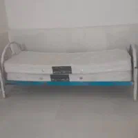 باسلام فروش دو عدد تخت خواب یک نفره باتشکر فنری