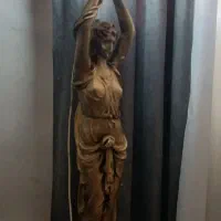 مجسمه الهه عدالت