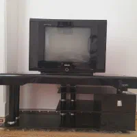 میز و تلویزیون