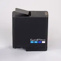 شارژر  و باطری گوپرو10.9.8.7 GOPRO HERO5|دوربین عکاسی و فیلم‌برداری|تهران, فردوسی|دیوار