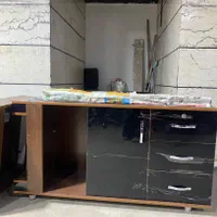 میز و کتابخانه اداری