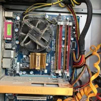 کیس و مانیتور