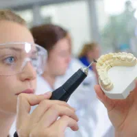 پذیرش کارآموز در لابراتوار دندانپزشکی