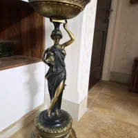 مجسمه برنز ویکتوریا