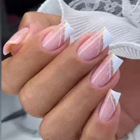 خدمات و آموزش آرایش دائم و کاشت ناخن|خدمات آرایشگری و زیبایی|بروجرد, |دیوار